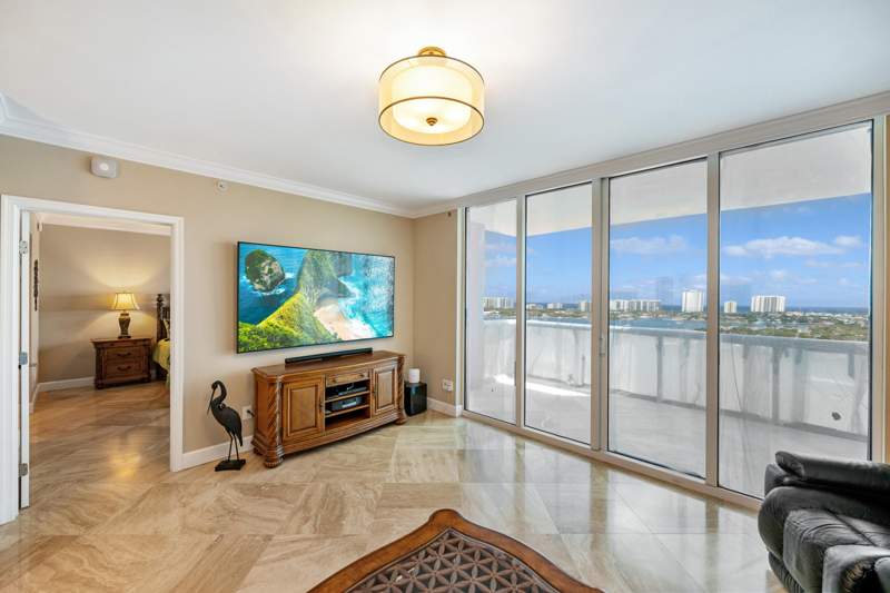 3 bedroom Condominium at 2640 Lake Shore Drive #1811, Marina Grande Riviera Beach Condo, Riviera Beach — photo 4