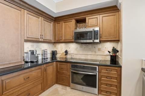 2640 Lake Shore Drive #1811, Riviera Beach FL - photo 20 of 57