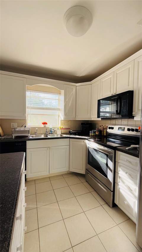 4200 Crystal Lake Drive #210, Pompano Beach FL - photo 7 of 36
