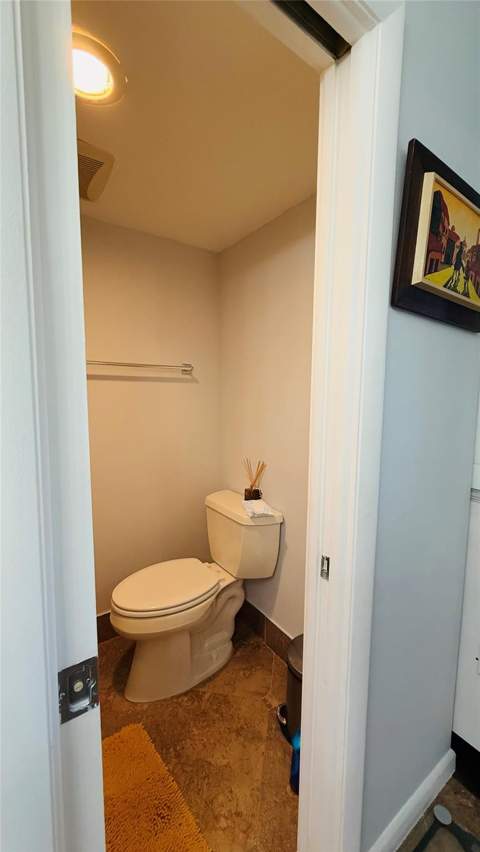 4200 Crystal Lake Drive #210, Pompano Beach FL - photo 16 of 36