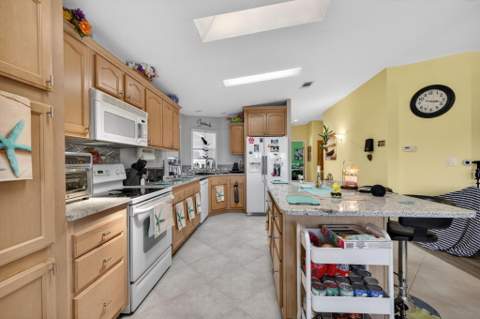 2820 Eagle's Nest Way, Port St. Lucie FL - photo 11 of 43
