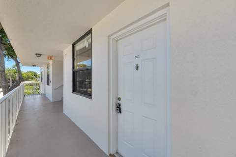 3716 Whitehall Drive #202, West Palm Beach FL - photo 20 of 27
