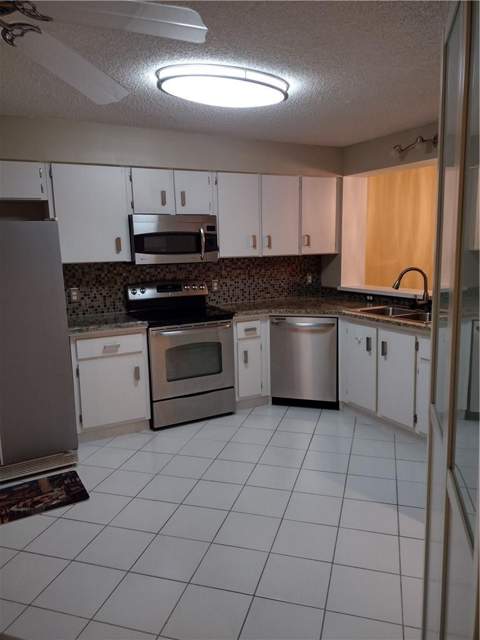 7621 Trent Drive #111, Tamarac FL - photo 8 of 27