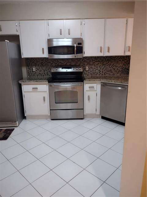 7621 Trent Drive #111, Tamarac FL - photo 9 of 27