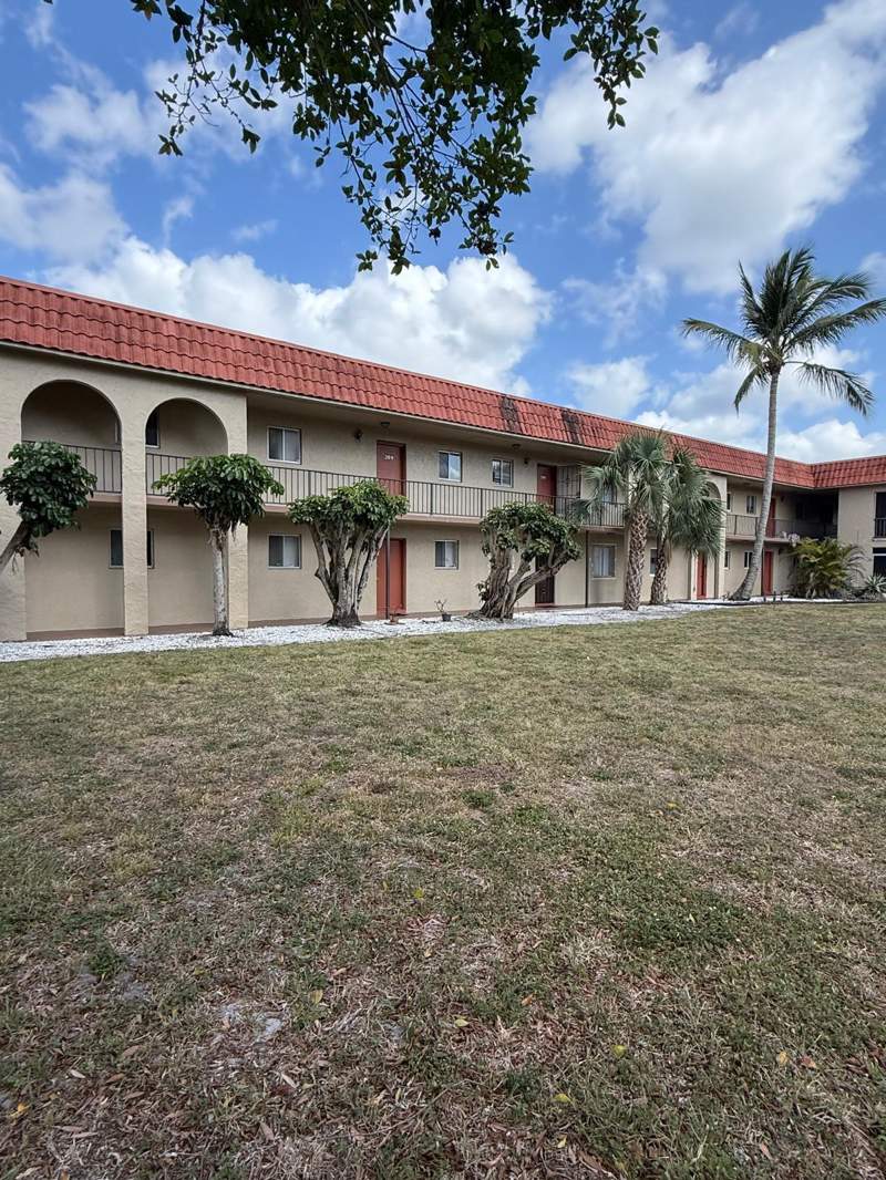2 bedroom Condominium at 6074 Forest Hill Boulevard #208, Forest Hill Gardens Condo, West Palm Beach — photo 3
