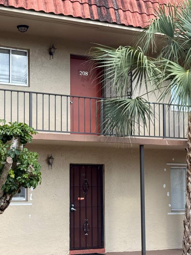 2 bedroom Condominium at 6074 Forest Hill Boulevard #208, Forest Hill Gardens Condo, West Palm Beach — photo 2