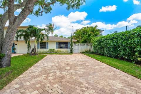 2101 N Palm Circle, North Palm Beach FL - photo 7 of 74
