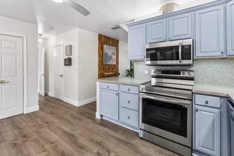 2101 N Palm Circle, North Palm Beach FL - photo 12 of 74