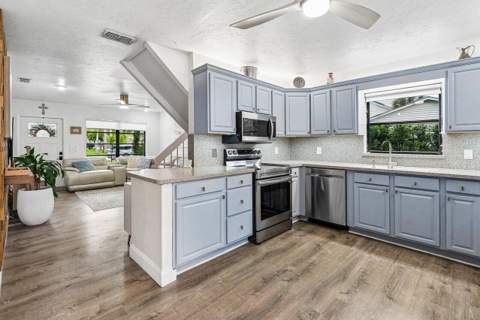 2101 N Palm Circle, North Palm Beach FL - photo 14 of 74