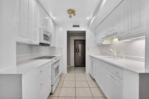 250 NE 20th Street #5220, Boca Raton FL - photo 6 of 41