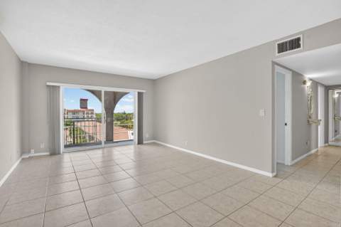 250 NE 20th Street #5220, Boca Raton FL - photo 8 of 41