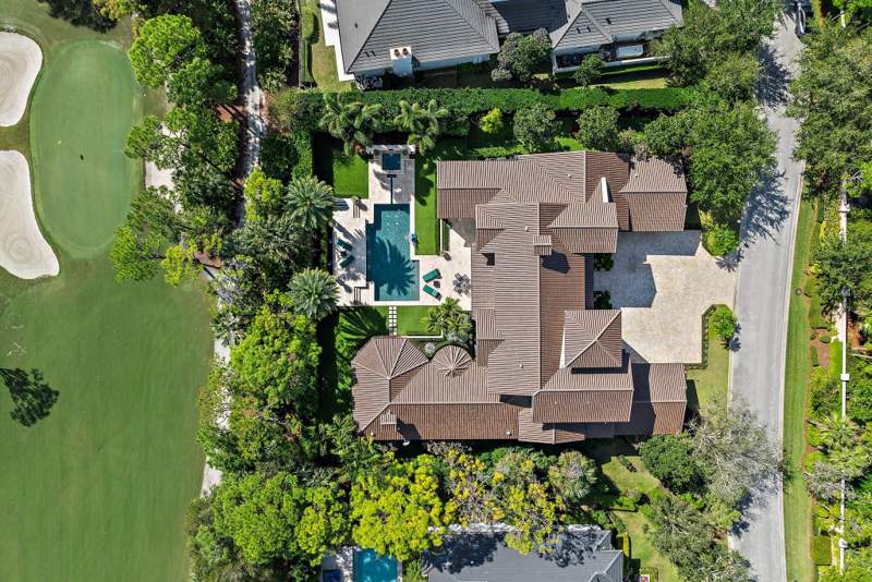 5 bedroom Single Family Residence at 135 W Bears Club Drive, Bears Club Addn Pud, Jupiter — photo 4