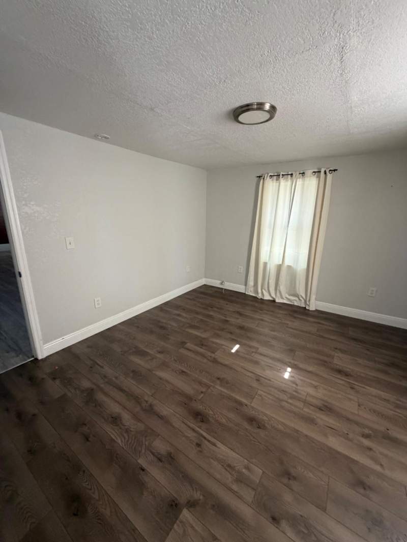 3 bedroom Mobile Home at 631 NW 215th Avenue, Heritage City Sec 2, Pembroke Pines — photo 2