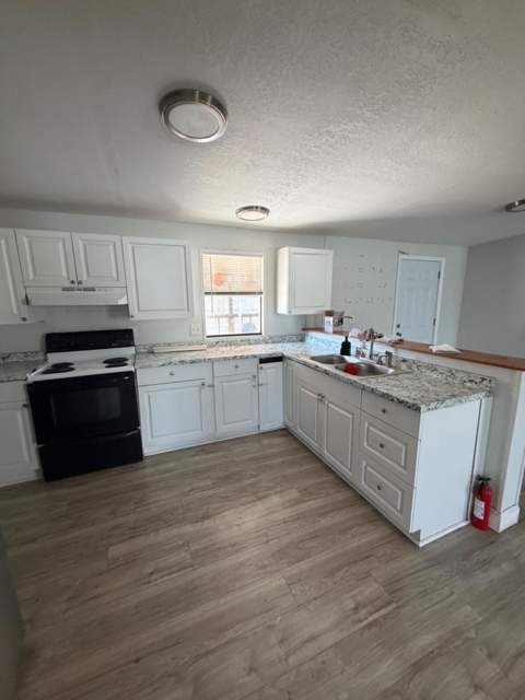 631 NW 215th Avenue, Pembroke Pines FL - photo 6 of 13