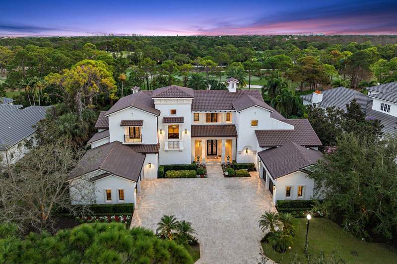 5 bedroom Single Family Residence at 135 W Bears Club Drive, Bears Club Addn Pud, Jupiter — photo 2