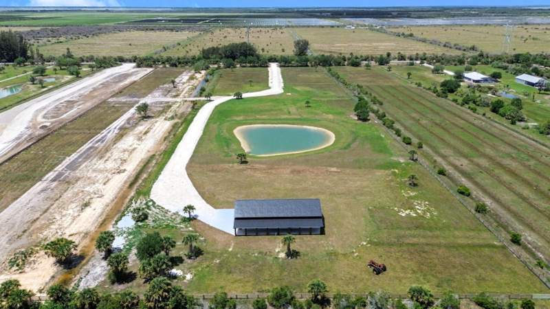 1 bedroom Single Family Residence at 9480 Carlton Road, Metes And Bounds, Port St. Lucie — photo 2