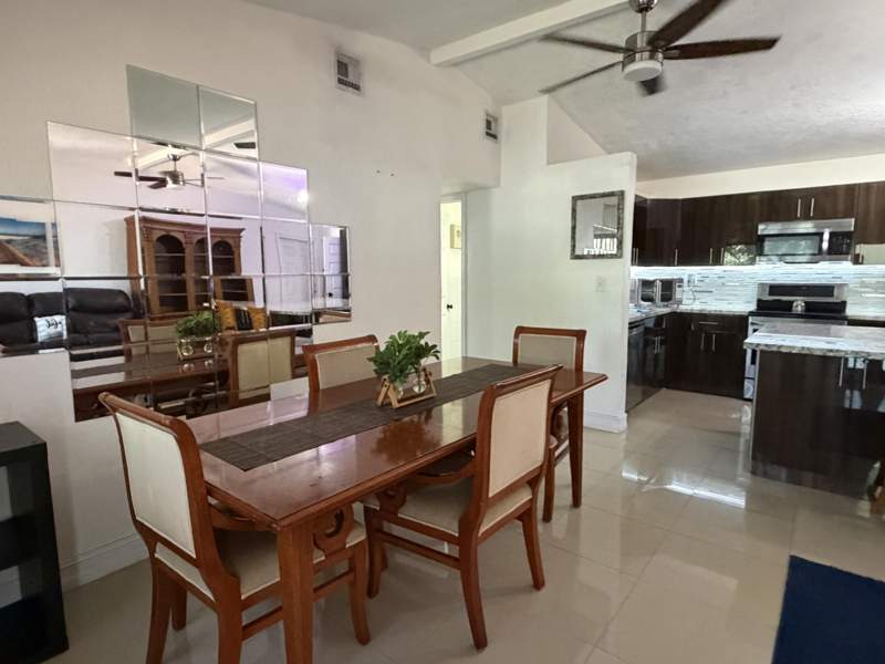6 bedroom Single Family Residence at 1117 SW 22nd Avenue, Brendale Heights, Fort Lauderdale — photo 5