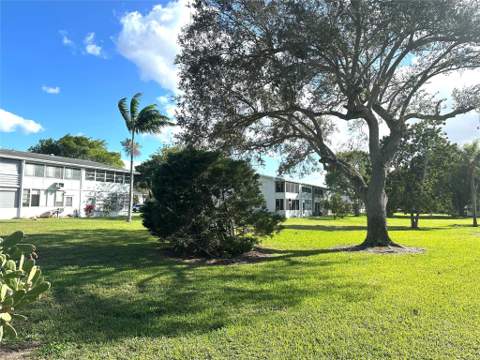 131 Oakridge J, Deerfield Beach FL - photo 22 of 60
