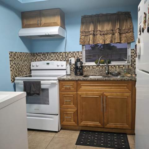 2569 Dudley Drive #D, West Palm Beach FL - photo 8 of 21