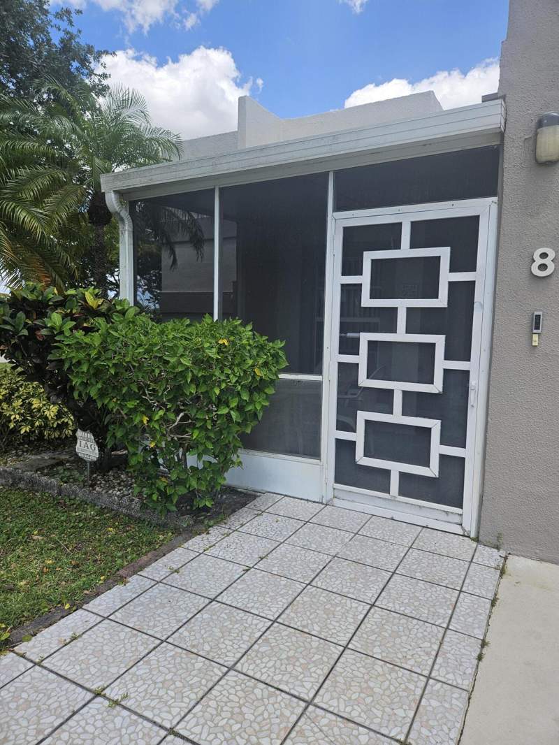 2 bedroom Villa at 18999 Stewart Circle #8, Town Villas, Boca Raton — photo 3