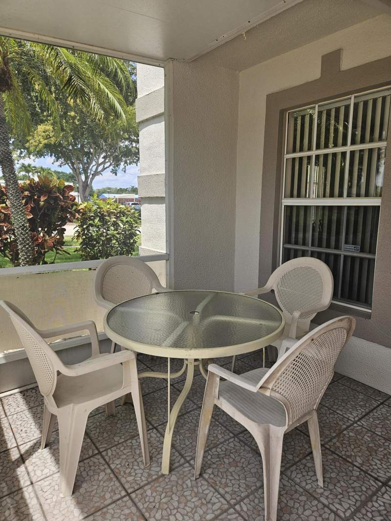 2 bedroom Villa at 18999 Stewart Circle #8, Town Villas, Boca Raton — photo 4