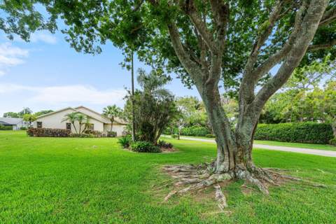 5692 Willow Creek Lane, Delray Beach FL - photo 24 of 49
