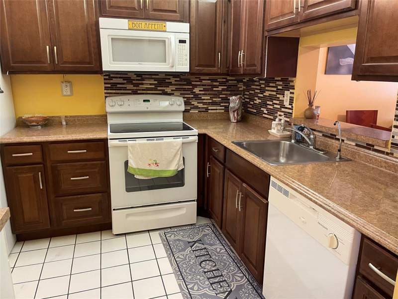 1 bedroom Condominium at 2860 Somerset Drive #311k, Somerset At Lauderdale Lakes, Lauderdale Lakes — photo 4