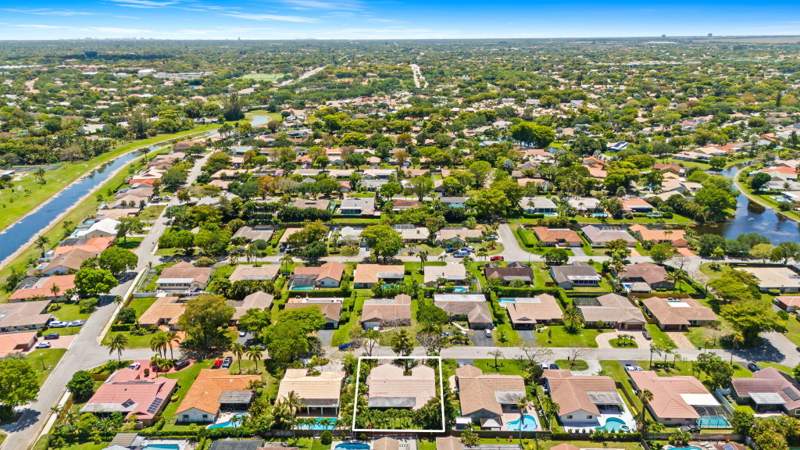 4 bedroom Single Family Residence at 10739 NW 21st Street, Cypress Run, Coral Springs — photo 5