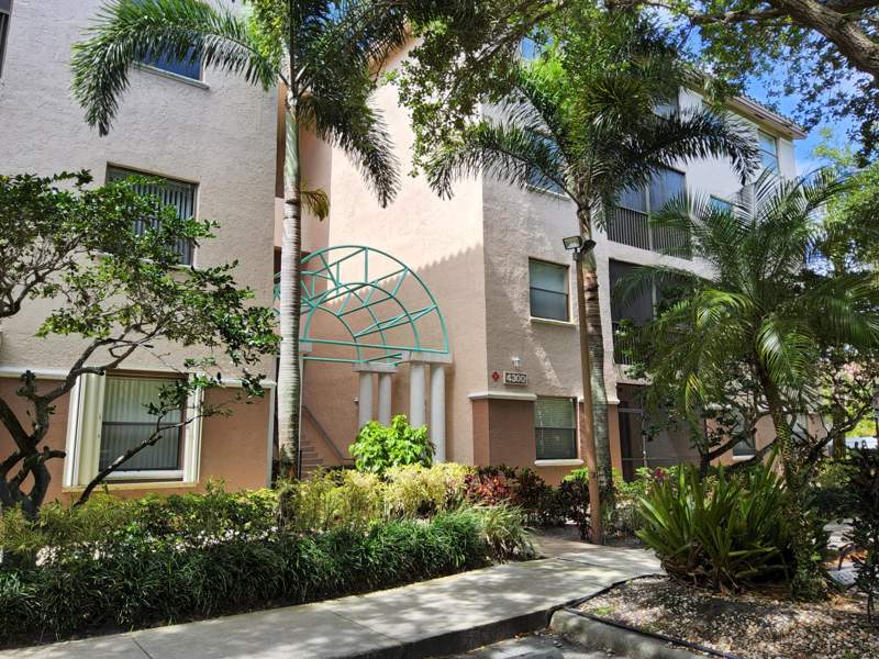3 bedroom Condominium at 4300 NW 30th Street #147, Bayport Village D Condo, Coconut Creek — photo 4
