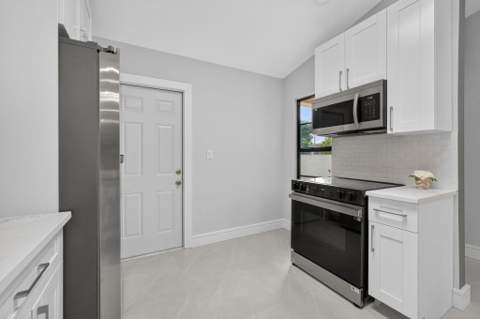10924 Roebelini Palm Court #A, Boynton Beach FL - photo 7 of 31