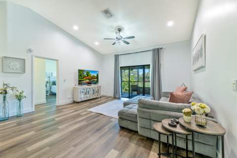 5142 Fountains Drive, Lake Worth FL - photo 20 of 42