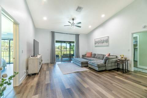 5142 Fountains Drive, Lake Worth FL - photo 6 of 42