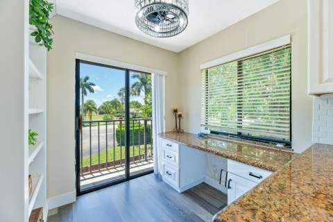 5142 Fountains Drive, Lake Worth FL - photo 12 of 42