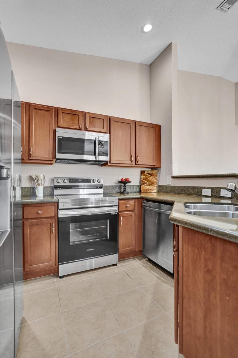 2 bedroom Townhouse at 1825 Sonrisa Street #1825, Sierra Bay, Riviera Beach — photo 2