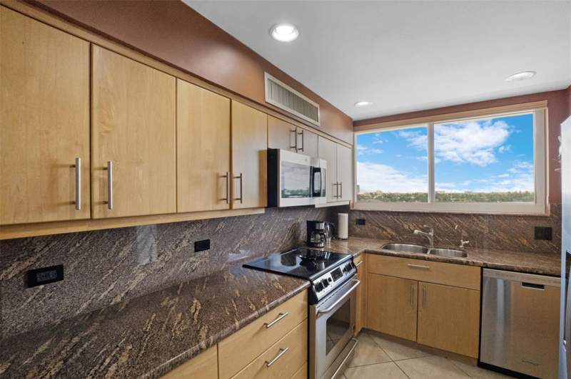 2 bedroom Condominium at 333 Sunset Drive #503, The Four Seasons, Fort Lauderdale — photo 2