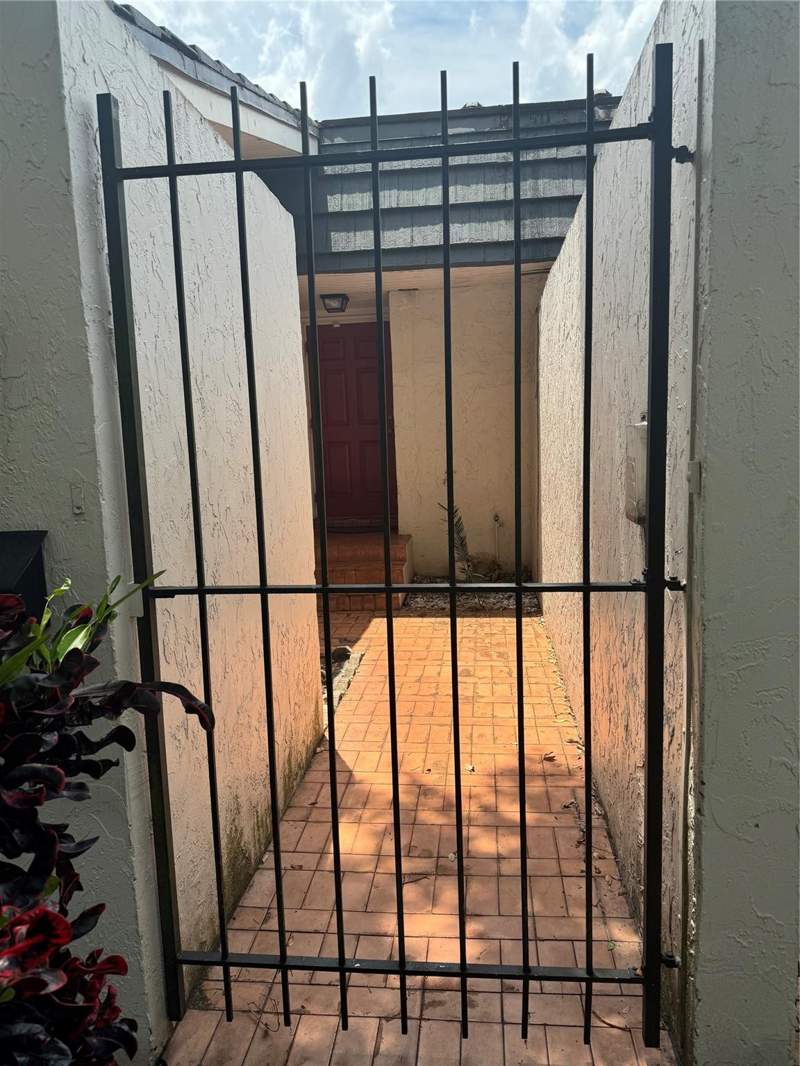 2 bedroom Villa at 455 NW 68th Avenue #702, Polynesian Villas Condominium, Plantation — photo 3