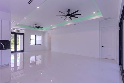 6574 Rigger Road, Lake Worth FL - photo 10 of 54