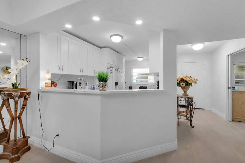 2 bedroom Condominium at 23247 N Barwood Ln Lane #305, Barwood Condo, Boca Raton — photo 2