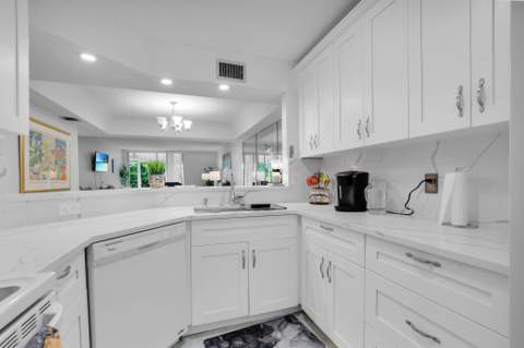 23247 N Barwood Ln Lane #305, Boca Raton FL - photo 13 of 39