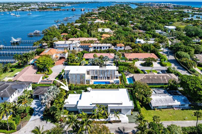 4 bedroom Single Family Residence at 823 W Oyster Lane, Hypoluxo Island, Lantana — photo 2