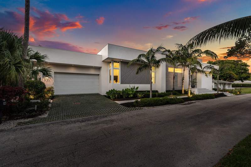 4 bedroom Single Family Residence at 823 W Oyster Lane, Hypoluxo Island, Lantana — photo 3