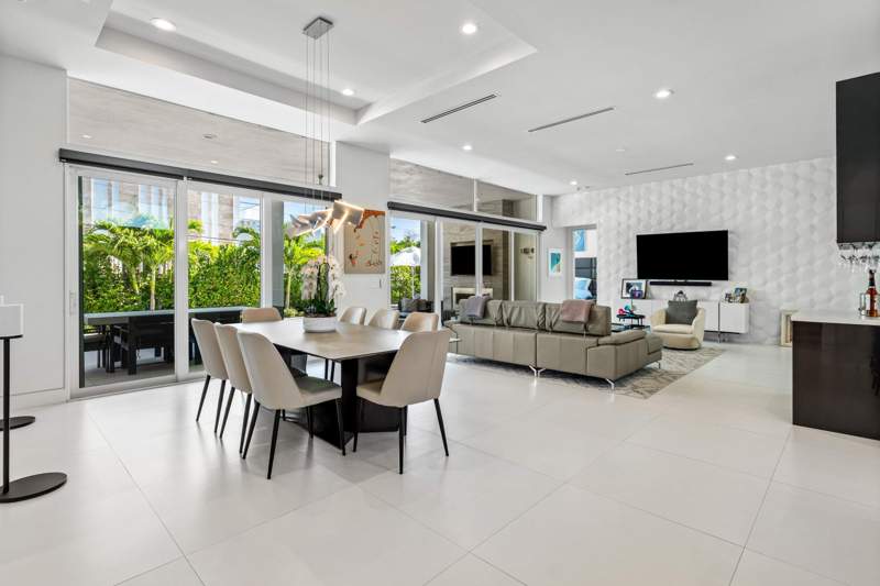 4 bedroom Single Family Residence at 823 W Oyster Lane, Hypoluxo Island, Lantana — photo 5