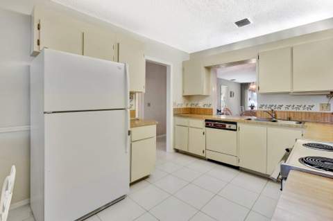 1600 SE Saint Lucie Boulevard #211, Stuart FL - photo 16 of 41
