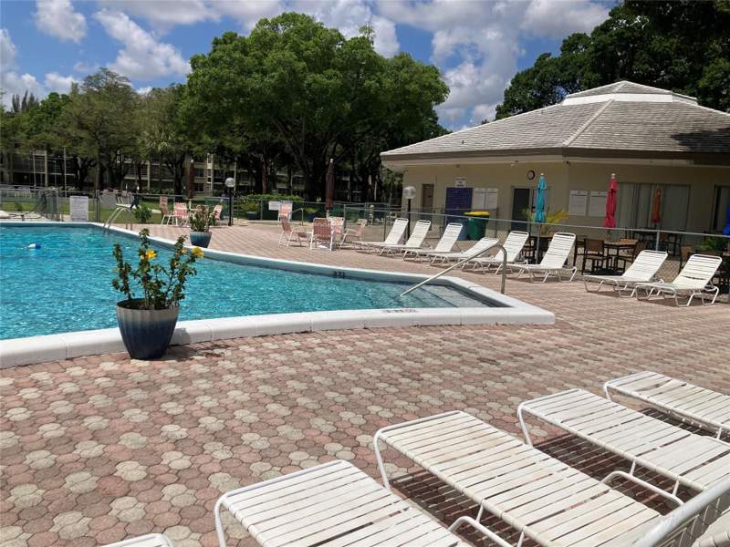 2 bedroom Condominium at 2998 NW 48th Terrace #332, Cypress Chase Condo No 1, Lauderdale Lakes — photo 2