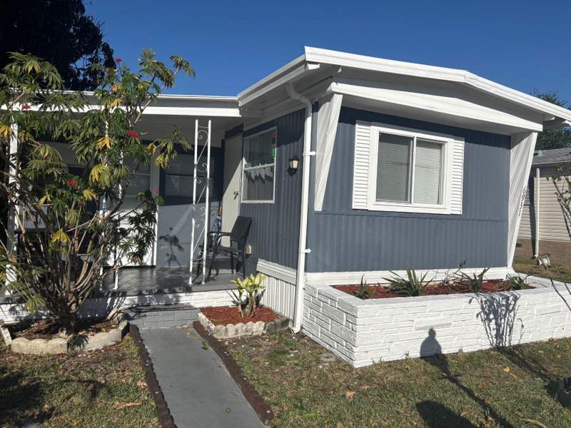 3 bedroom Mobile Home at 6931 NW 45th Terrace, Deerfield Lake, Coconut Creek — photo 3