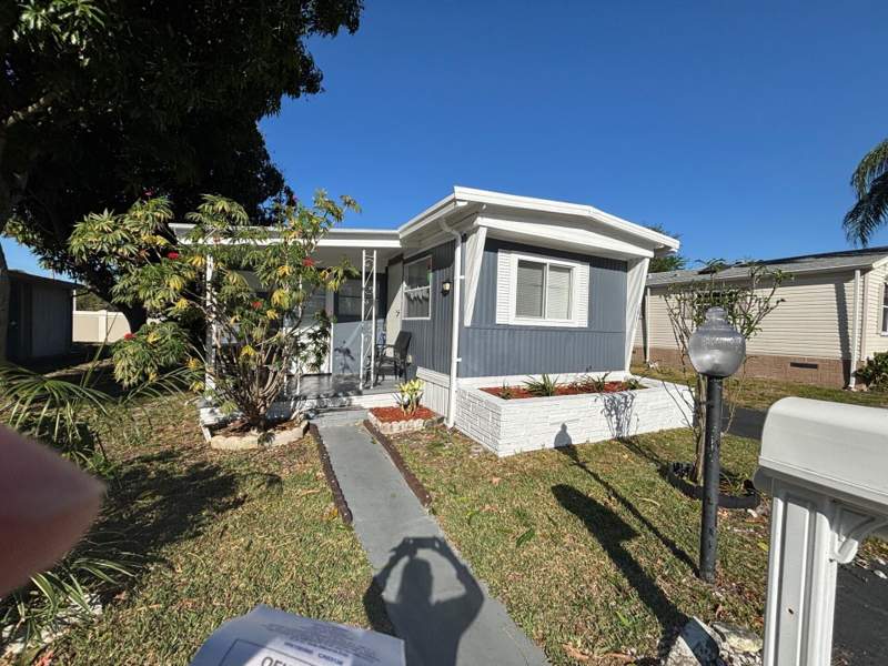 3 bedroom Mobile Home at 6931 NW 45th Terrace, Deerfield Lake, Coconut Creek — photo 4