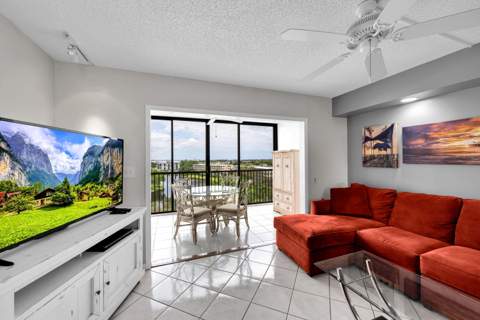 2205 S Cypress Bend Drive #801, Pompano Beach FL - photo 7 of 23