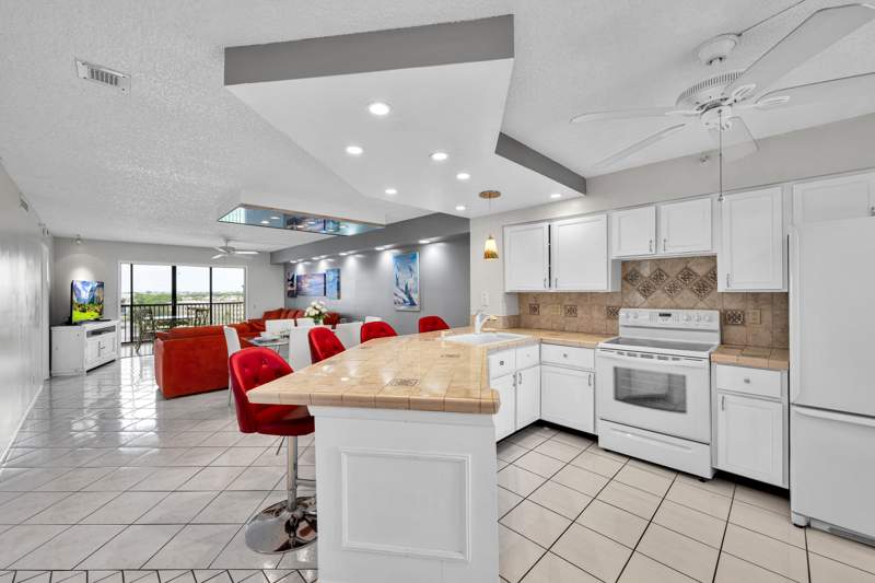 2 bedroom Condominium at 2205 S Cypress Bend Drive #801, Cypress Bend Condominium III, Pompano Beach — photo 2