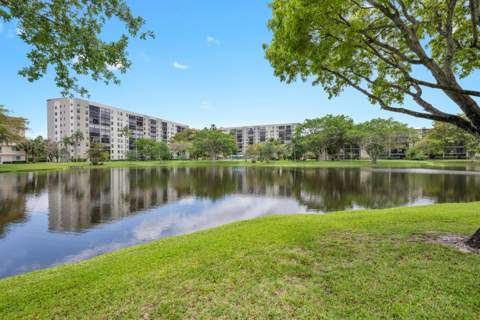 2205 S Cypress Bend Drive #801, Pompano Beach FL - photo 16 of 23