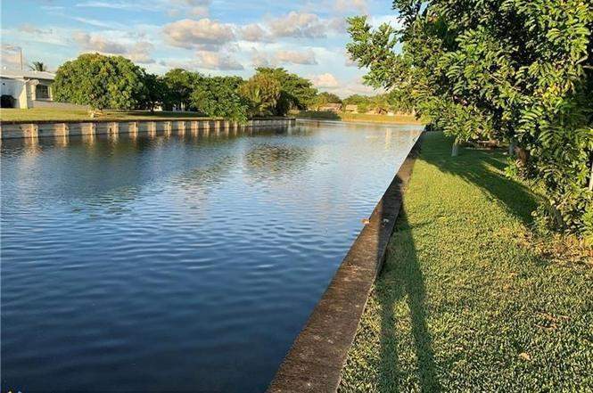 2 bedroom Single Family Residence at 6703 NW 73rd Street, Mainlands Of Tamarac Lakes, Tamarac — photo 3